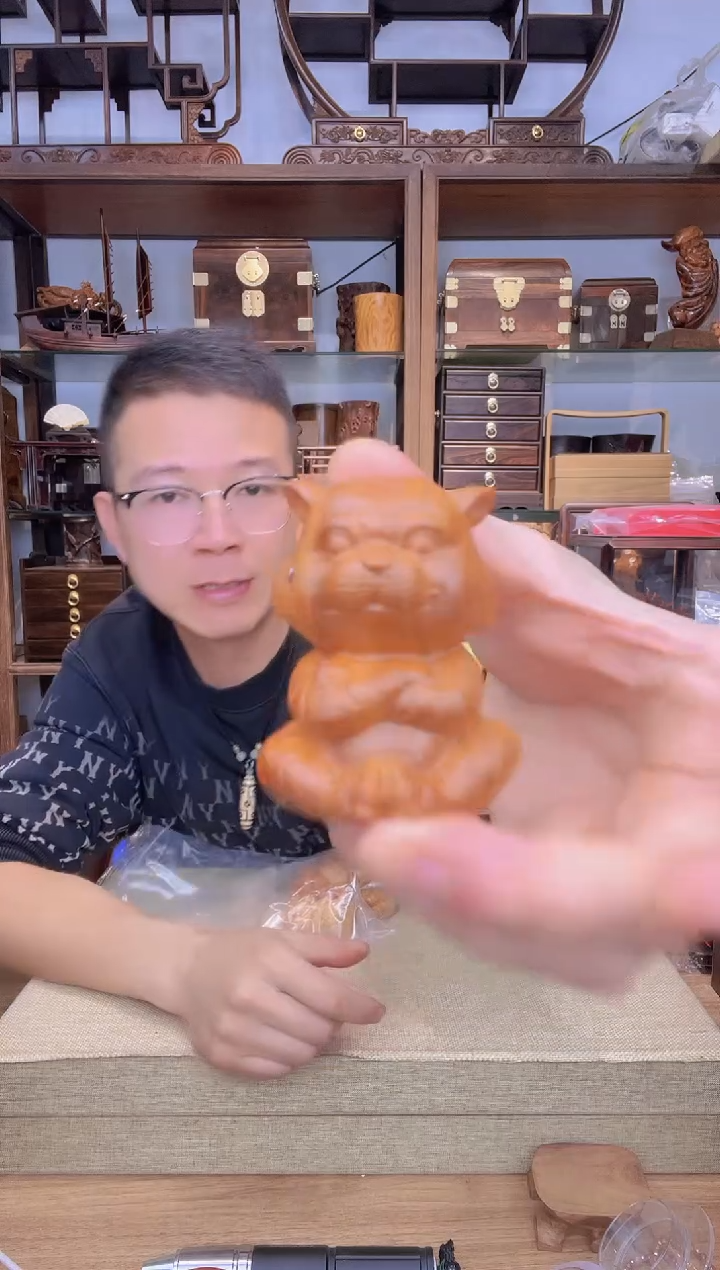 乌木类书架614崖柏老虎手把件