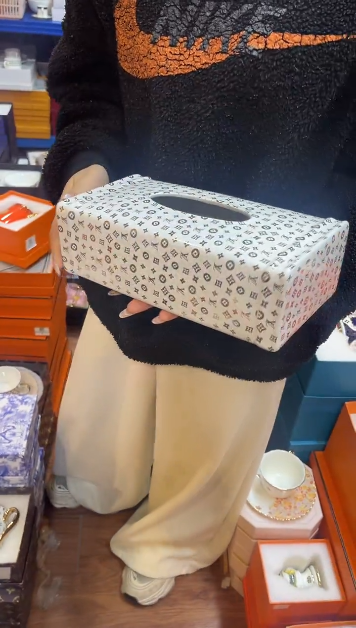 杯鸿辉家品牌瓷器，京东包邮！