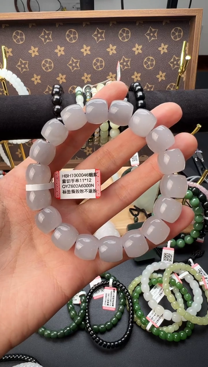 未镶嵌手串和田玉来**弟HBHT000046
