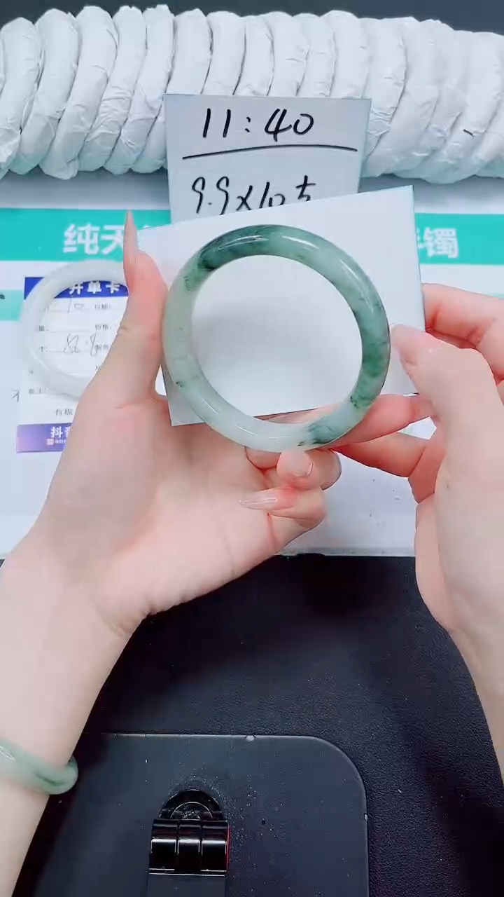 石英质玉手镯未镶嵌11/60