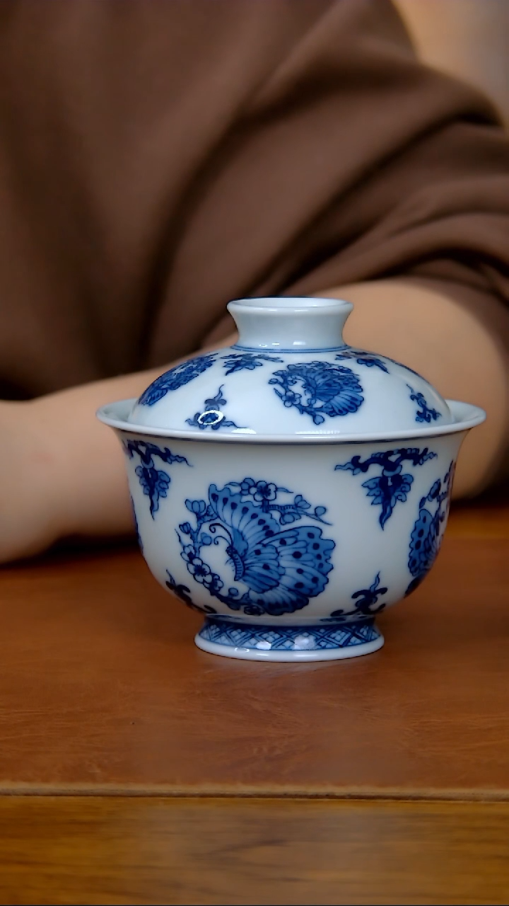 【闪购商品】陶瓷团蝶两才盖碗(柴窑)      