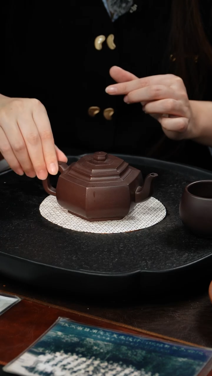 茶壶紫砂杨军保 六方雪华30 黑墩头 230毫升 配手稿