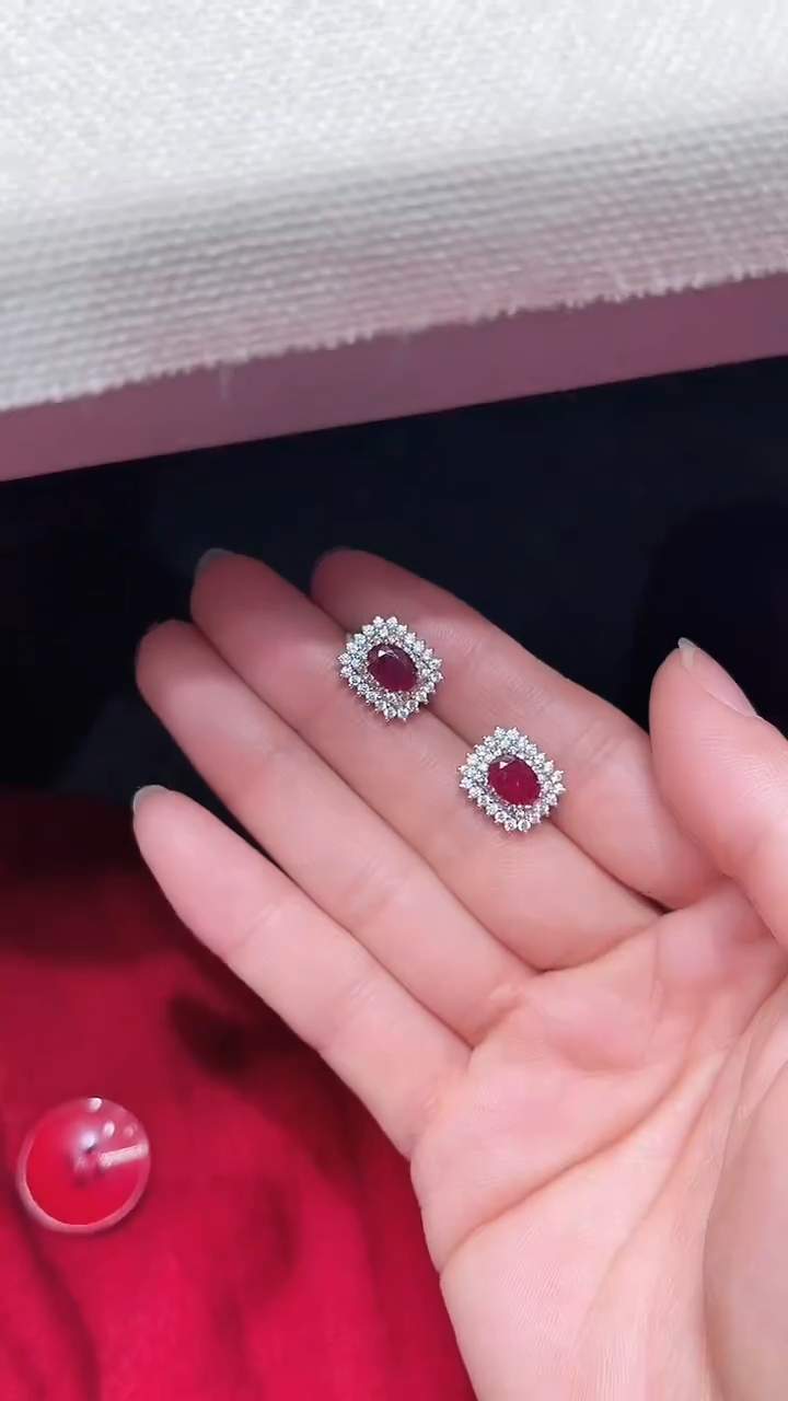 【闪购商品】红宝石耳饰银S925镶嵌成品