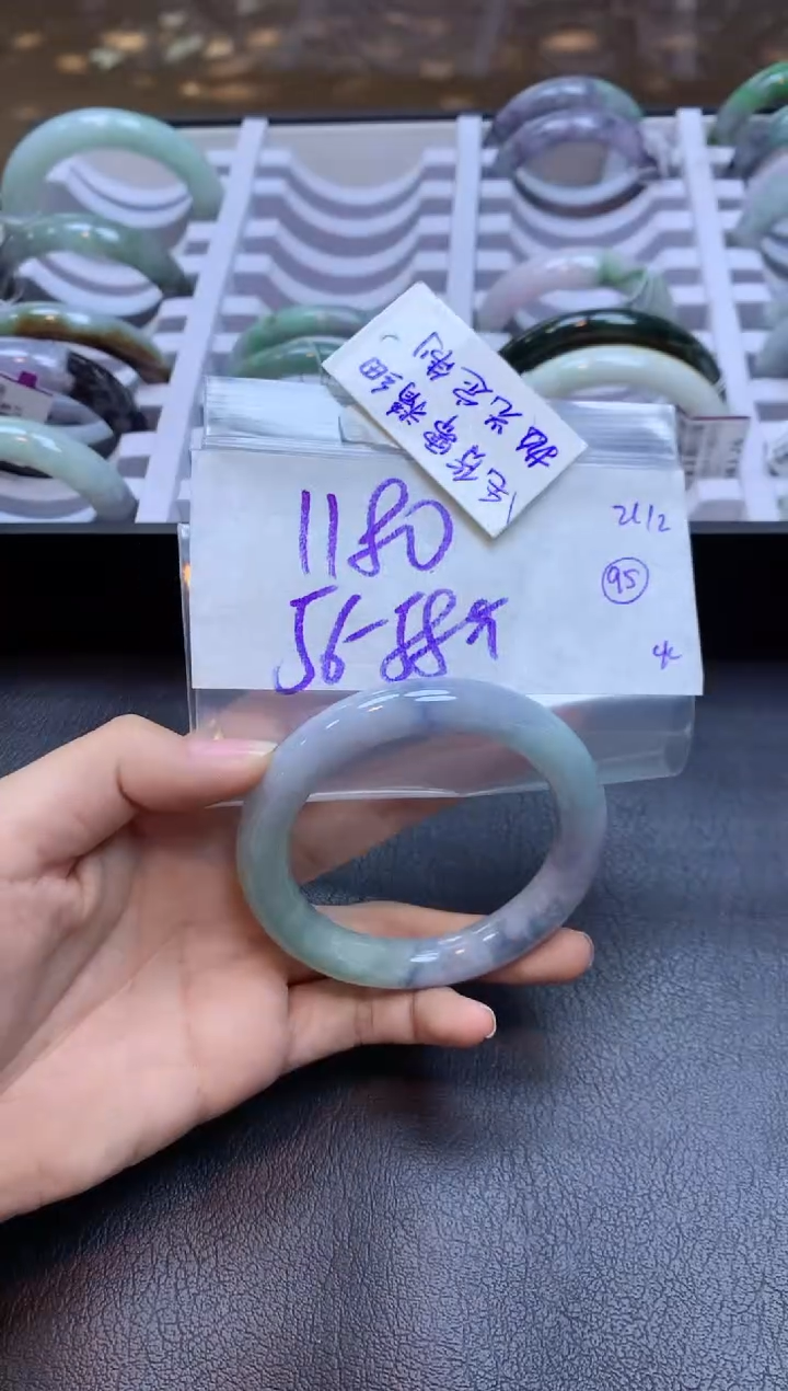 【闪购商品】定制翡翠未镶嵌手镯毛货需精细抛光+多人+1180元