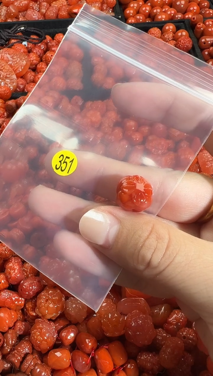 颈饰未镶嵌南红玛瑙1