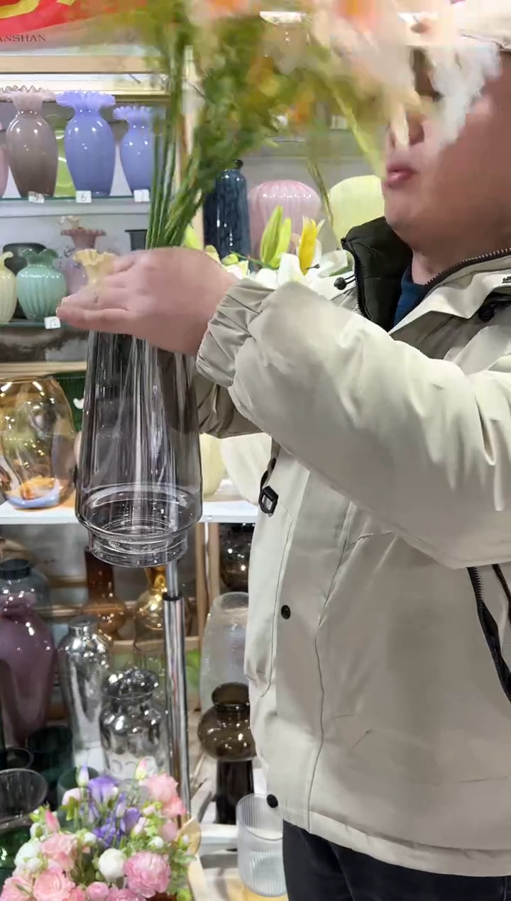 【闪购商品】无铅玻璃渐变花瓶