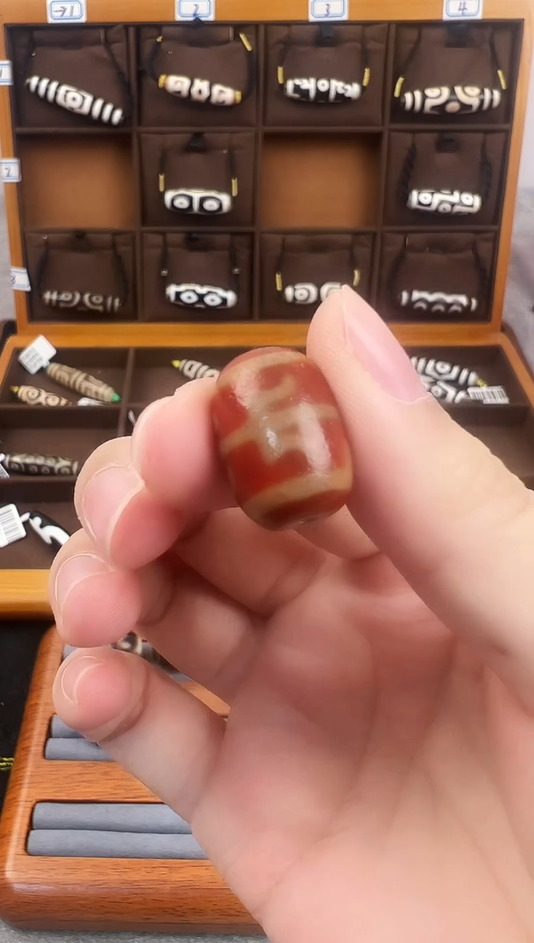 玛瑙/玉髓（覆膜）颈饰未镶嵌172.（微瑕）