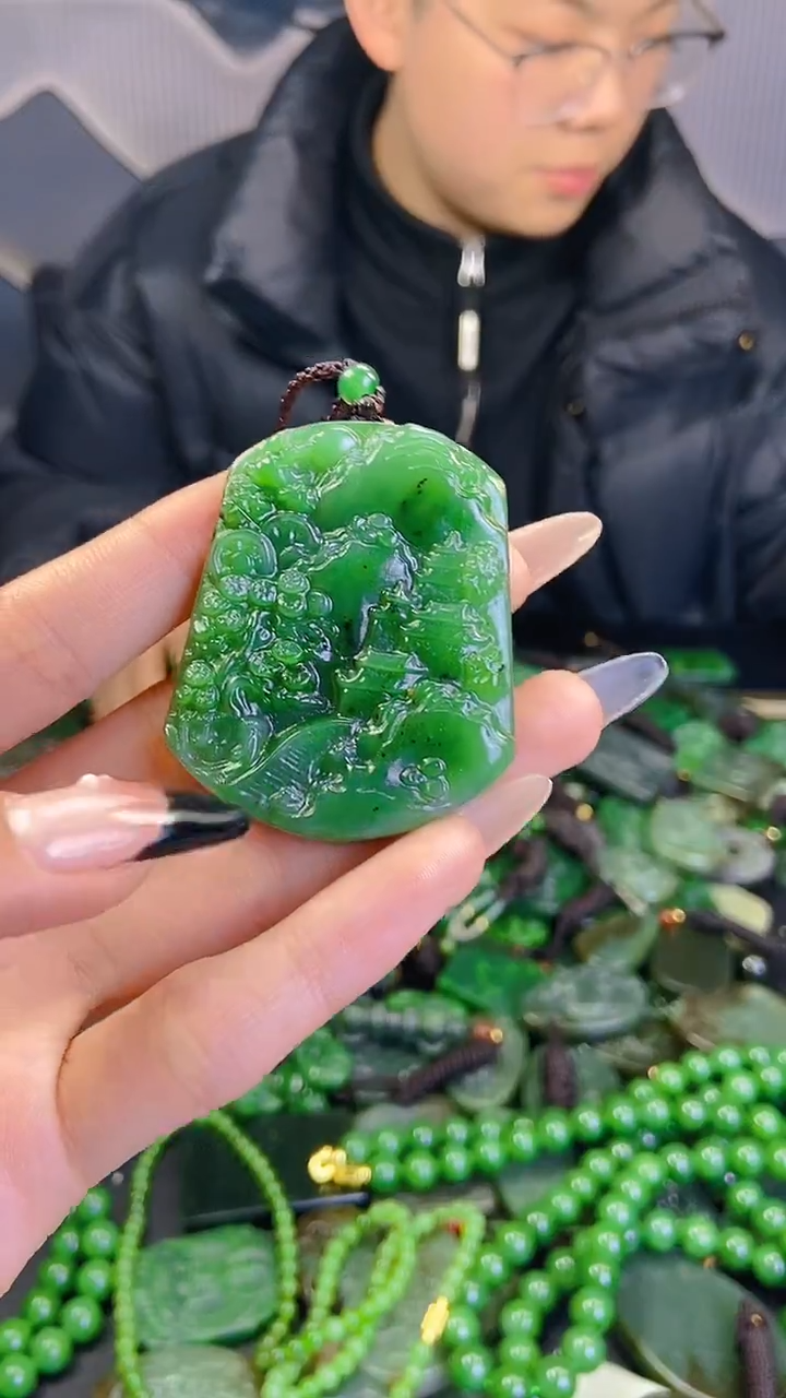 颈饰未镶嵌和田玉1