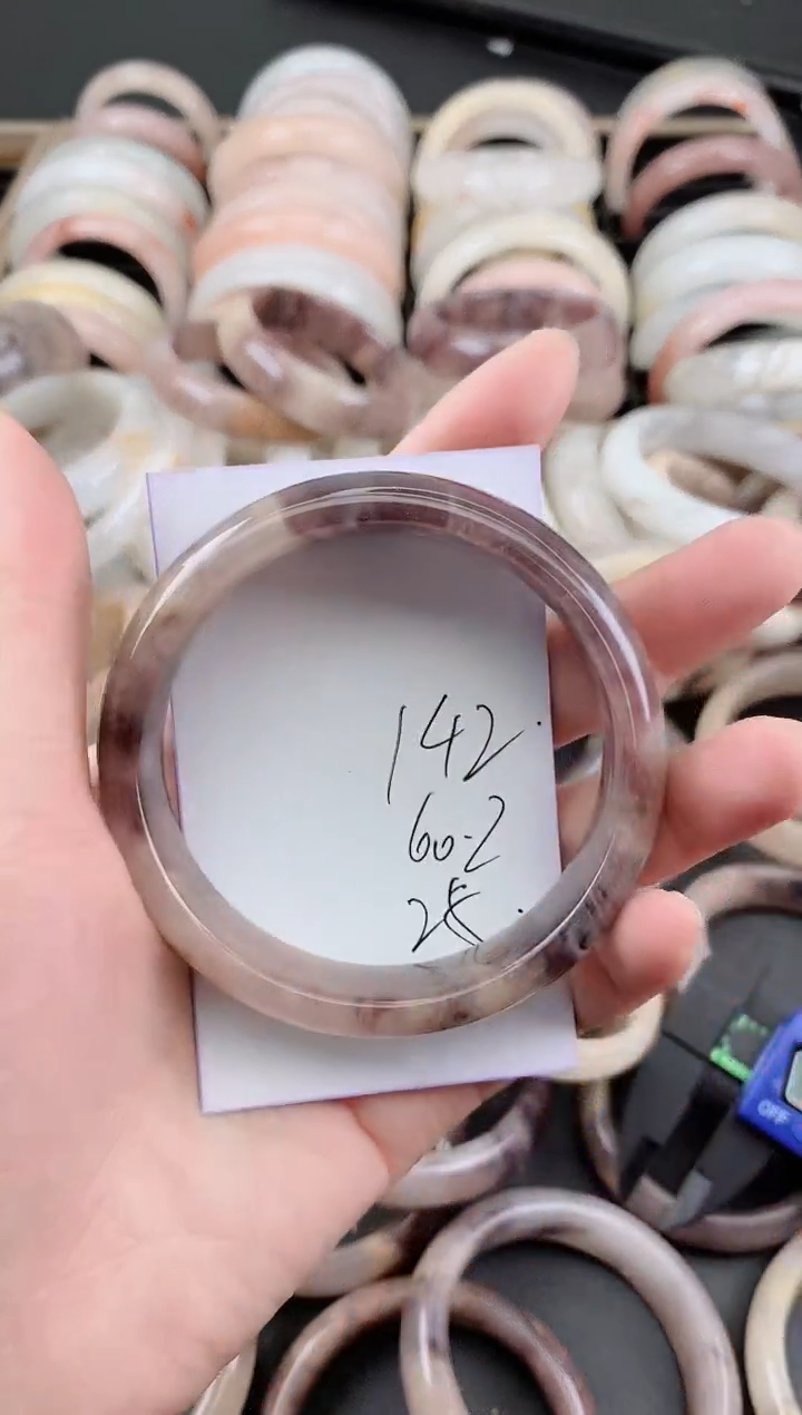 未镶嵌手镯石英质玉（金丝玉）142