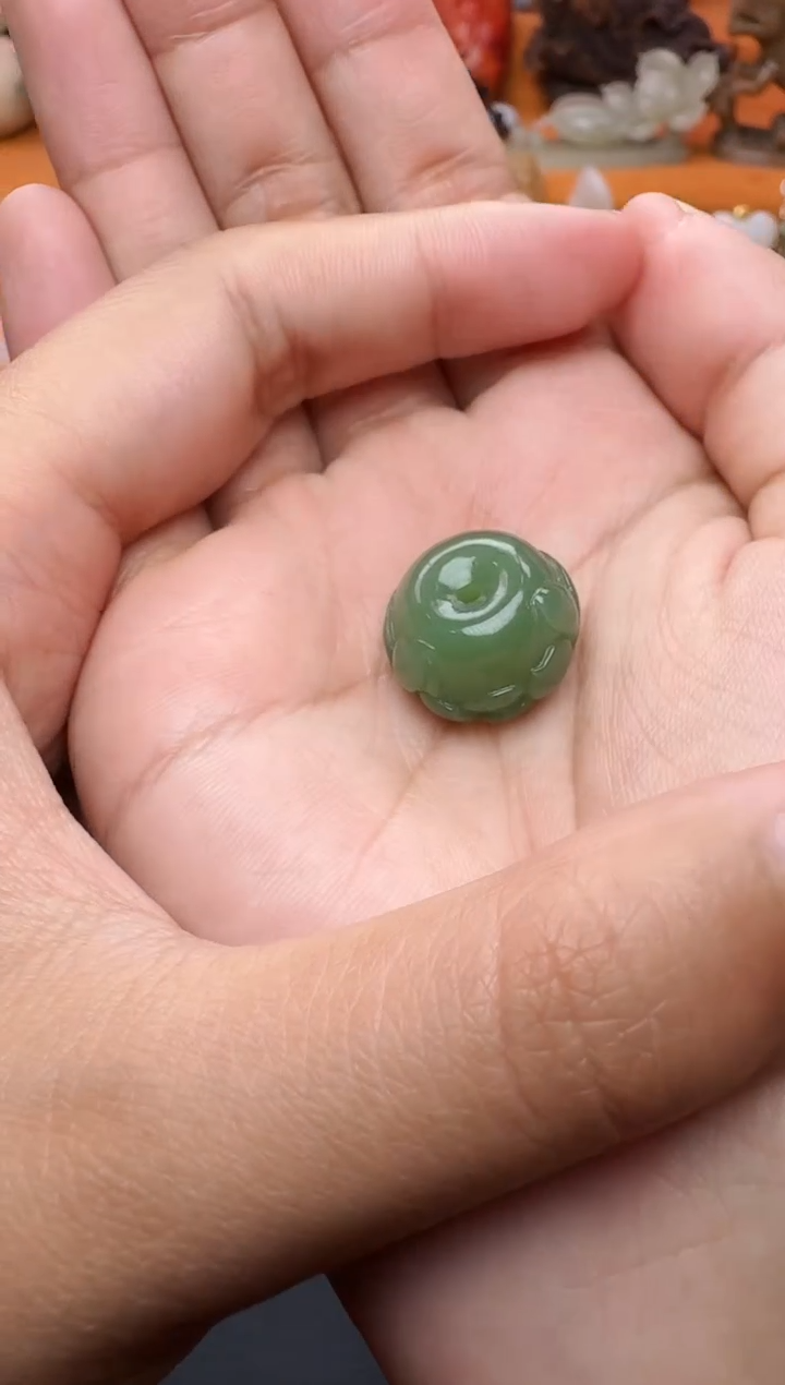 和田玉未镶嵌颈饰03莲花吊坠