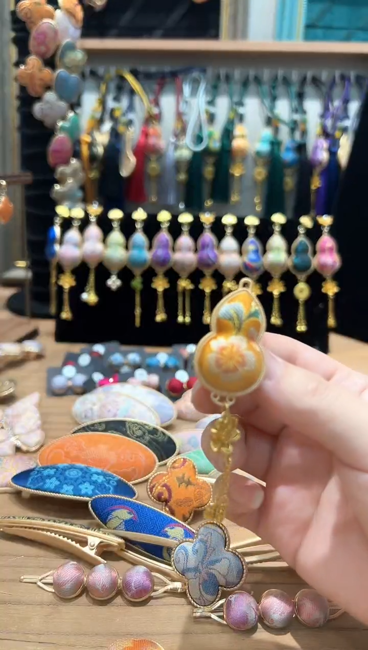 【闪购商品】【孤品车3.6】金橘色葫芦胸针A