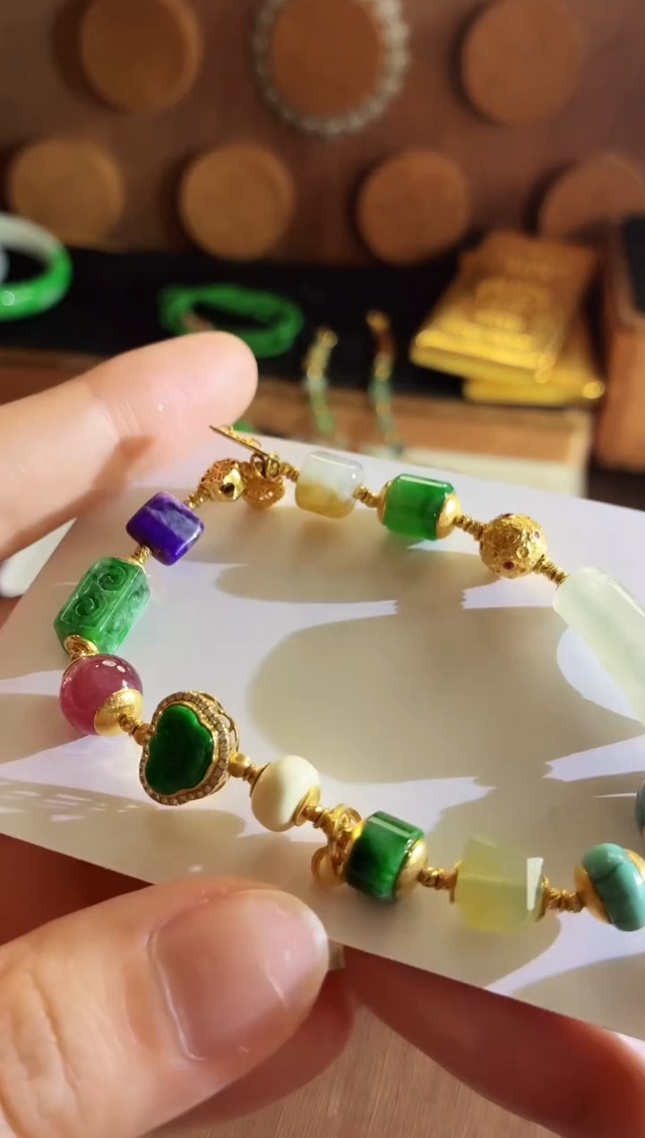 18K金镶嵌手链翡翠手饰