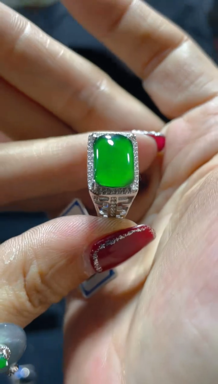 【闪购商品】定制翡翠未镶嵌天然A货翡翠 假一赔四