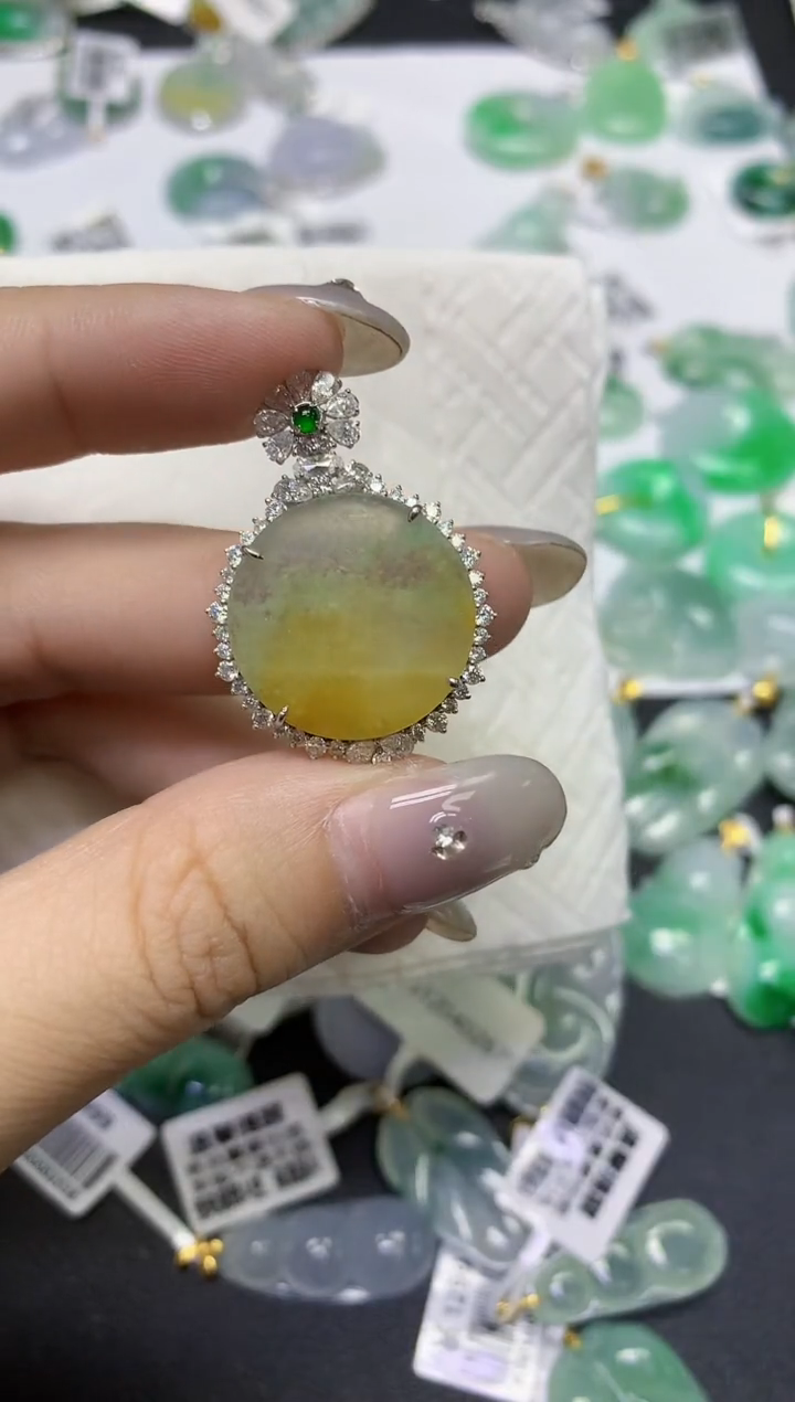 颈饰18K金镶嵌翡翠天然缅甸翡翠A货百元以上9元证书费自理