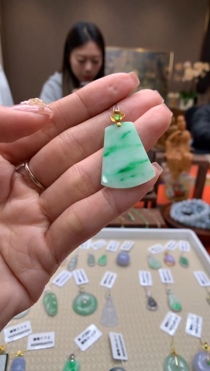 【闪购商品】翡翠颈饰18K金镶嵌无事牌