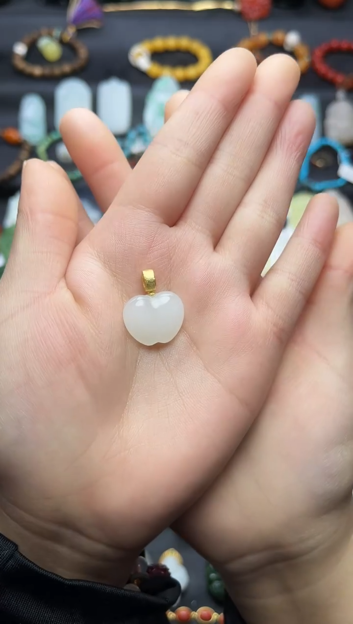 颈饰未镶嵌和田玉苹果06