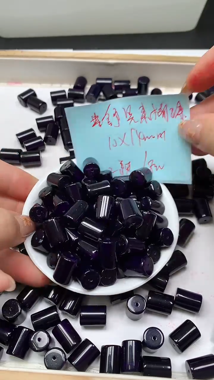 未镶嵌散珠玛瑙/玉髓E615 舒具 来桶珠10*14mm2颗8元