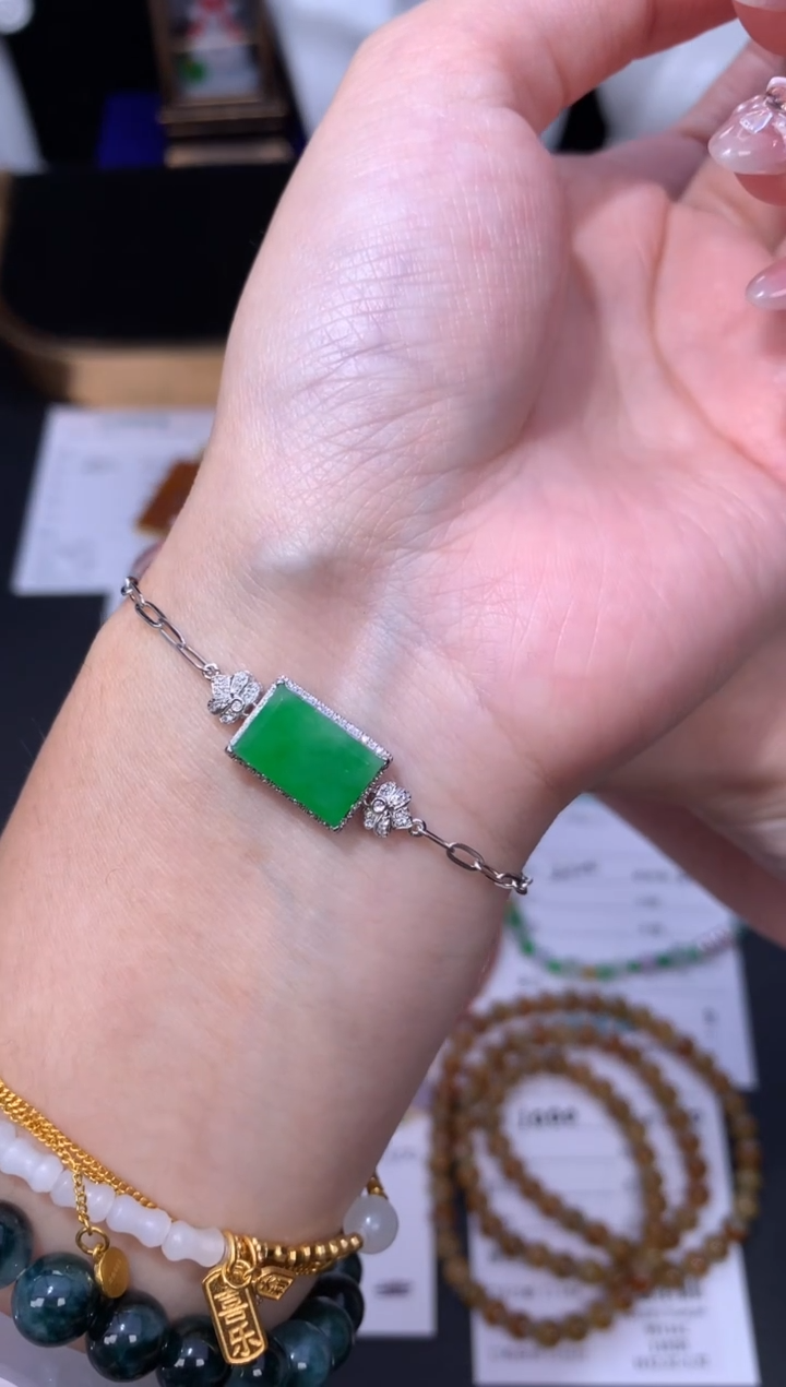 18K金镶嵌定制翡翠48小时鉴赏期 退货不扣服务费