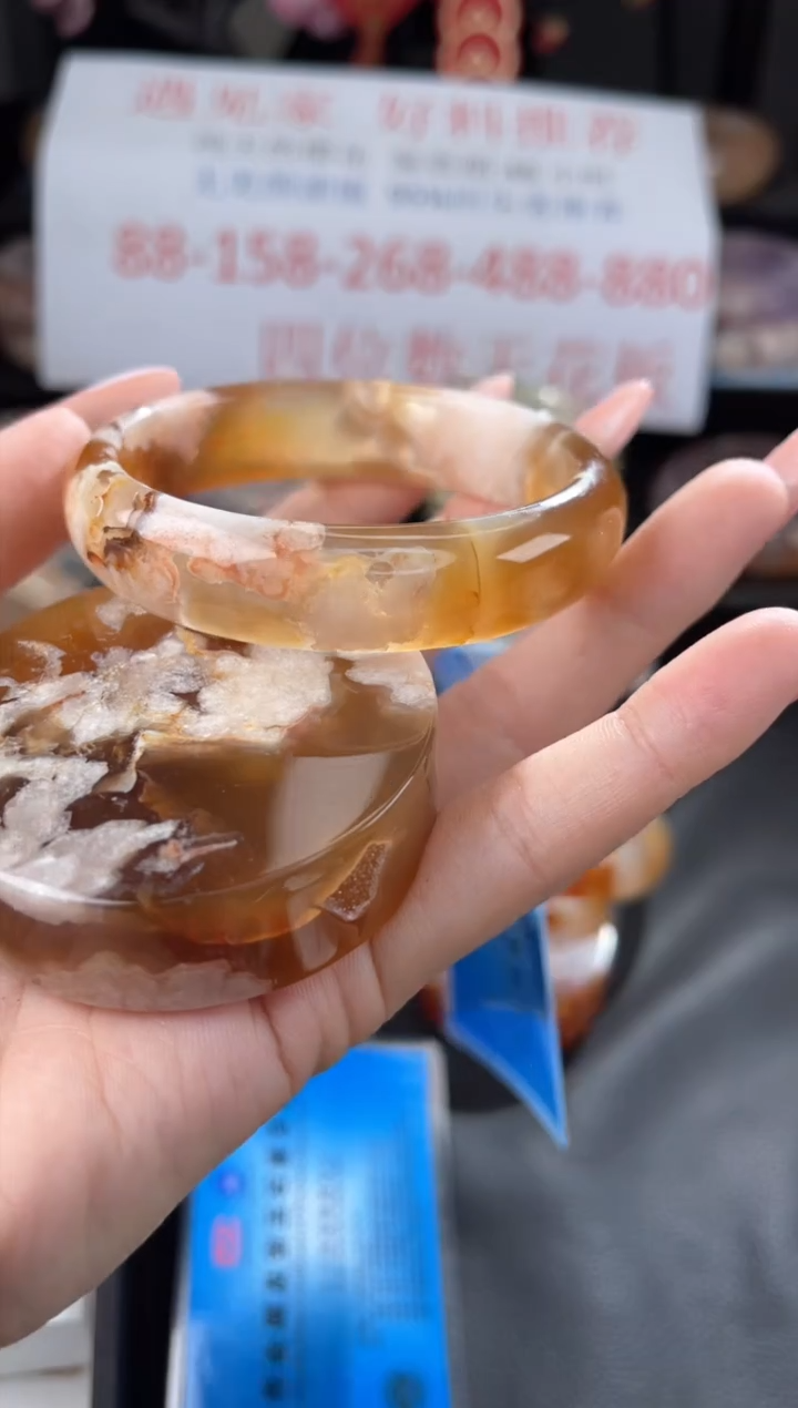 【闪购商品】石英质玉手镯未镶嵌58