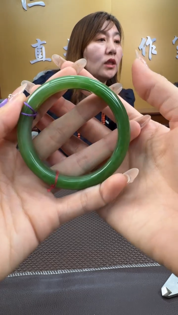 【闪购商品】和田玉手镯未镶嵌58