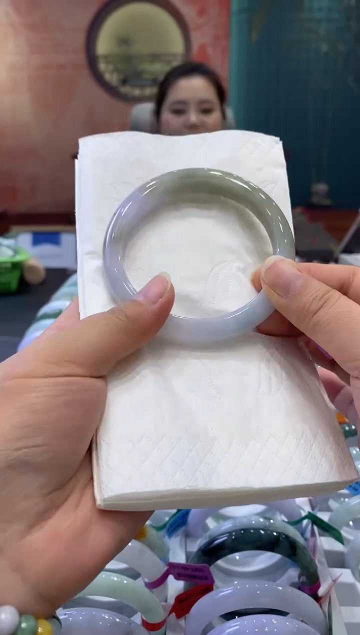 【闪购商品】翡翠手镯未镶嵌多人0005655