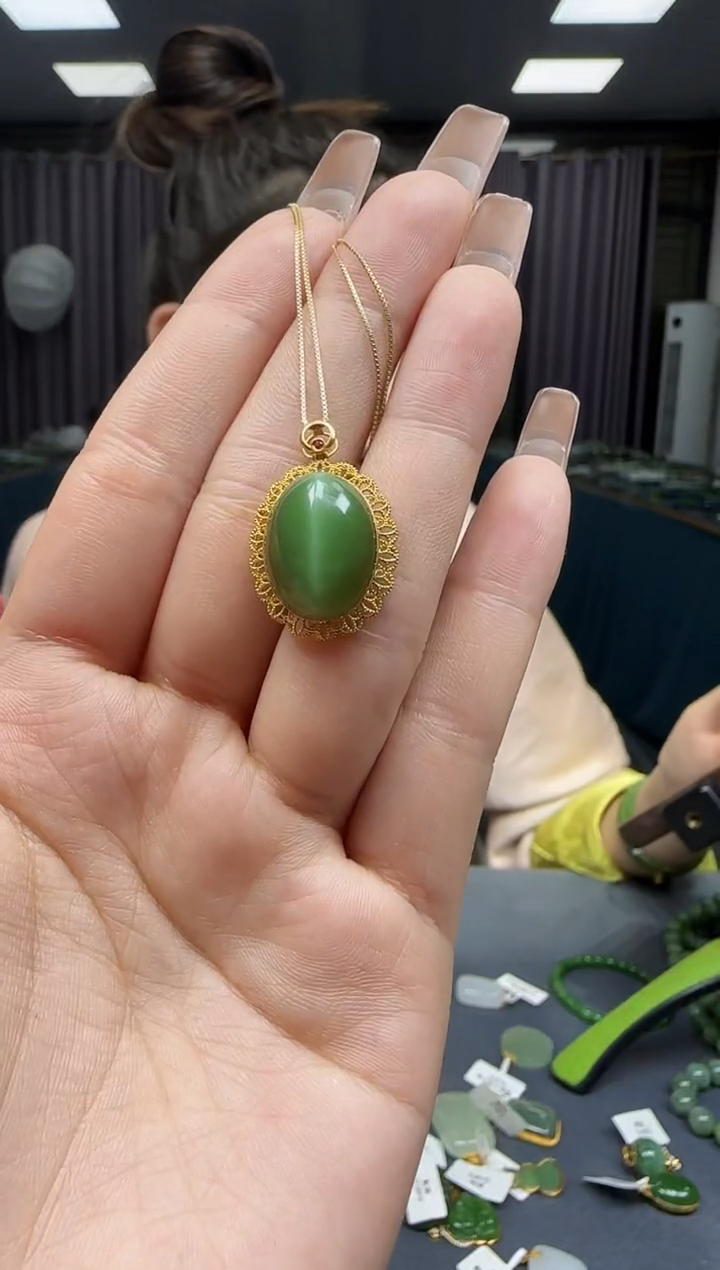【闪购商品】和田玉挂件18K金镶嵌1