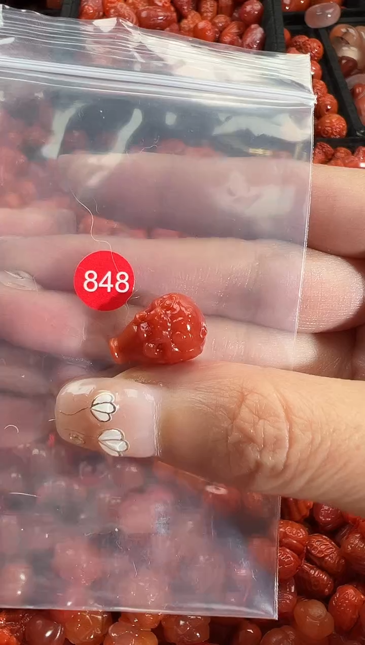 颈饰未镶嵌南红玛瑙1