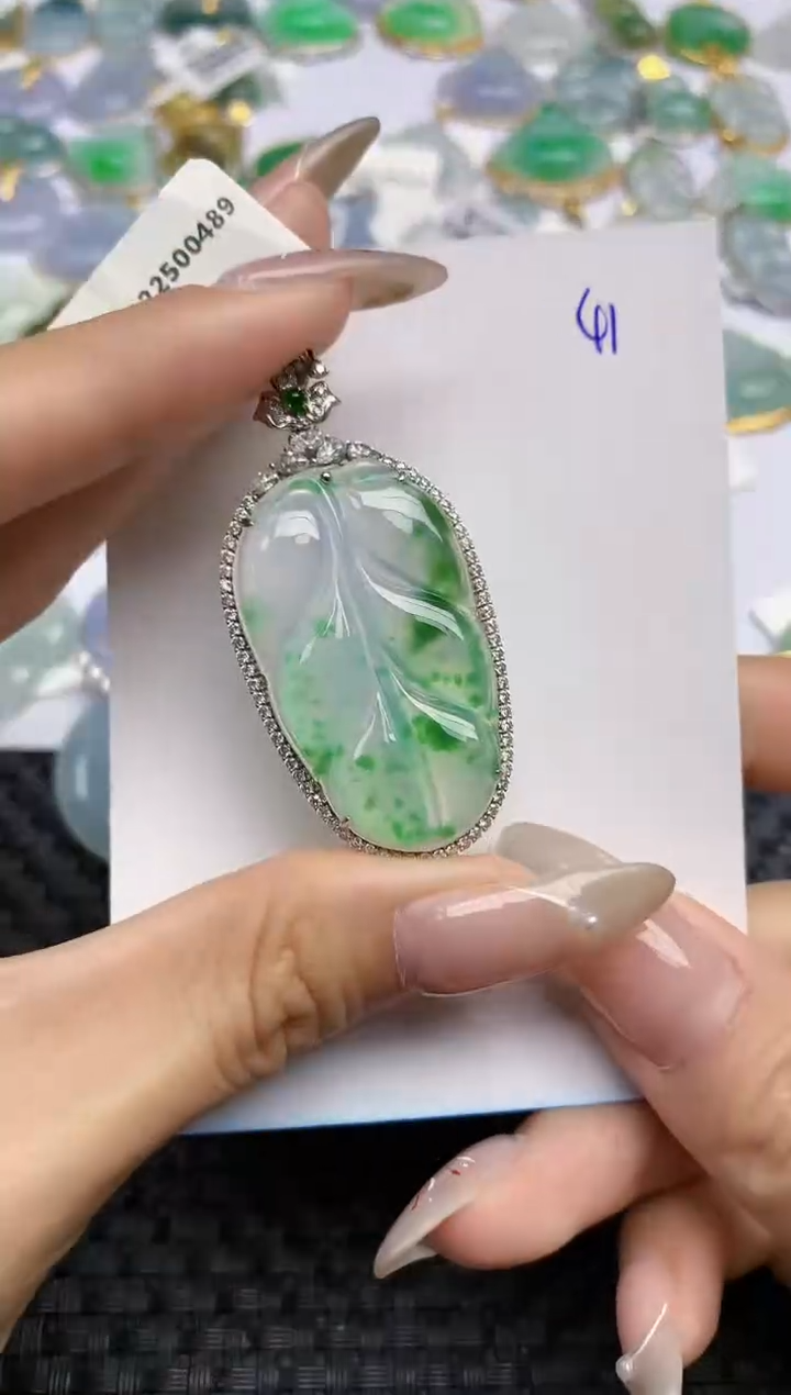 【闪购商品】翡翠颈饰18K金镶嵌天然翡翠A货