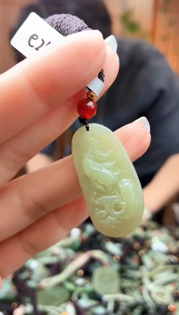 颈饰未镶嵌和田玉1