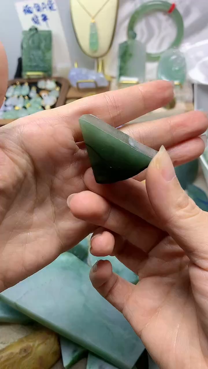 未镶嵌挂件翡翠缅甸A货翡翠,没有运费险,有纹有裂