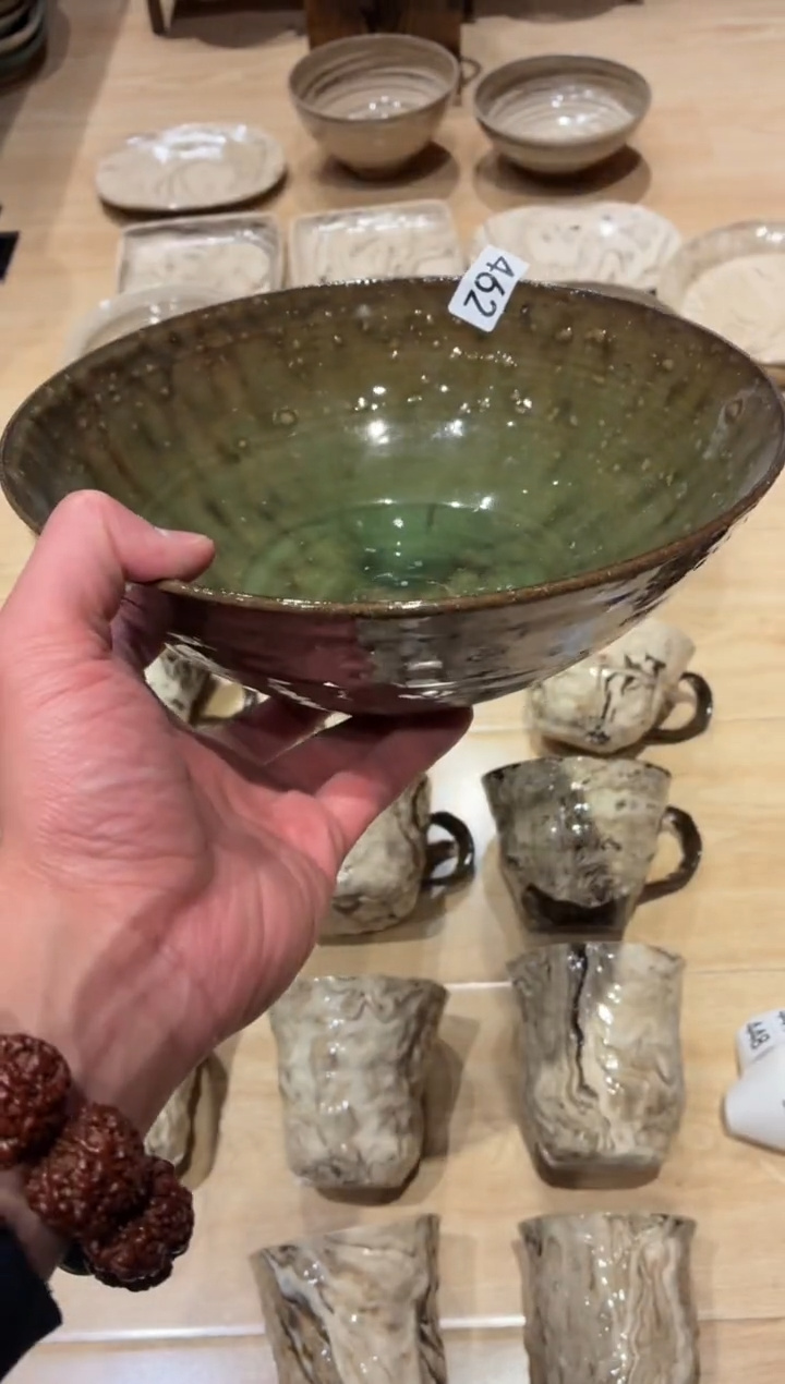 瓷片?**?462微瑕黑金玻化面碗1个