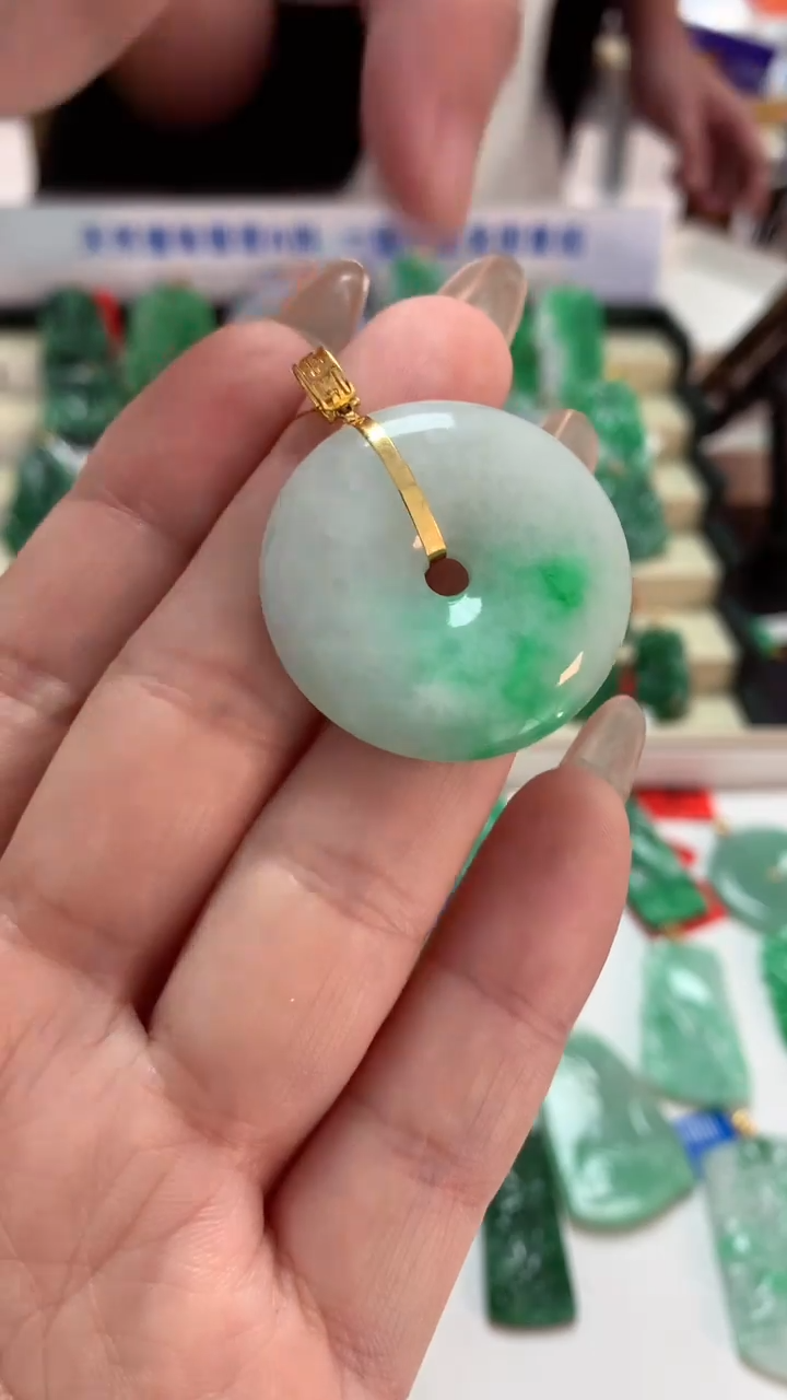 【闪购商品】翡翠吊坠(不含链)18K金镶嵌挂件