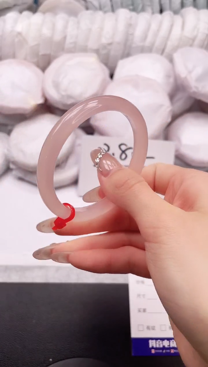 【闪购商品】石英质玉手镯未镶嵌10K100-52