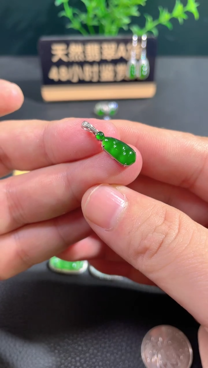 【闪购商品】翡翠颈饰18K金镶嵌翡翠