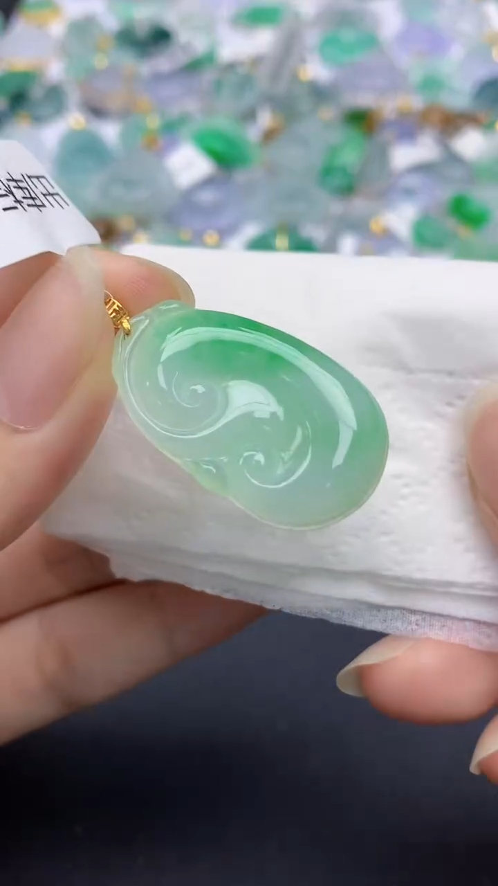 翡翠18K金镶嵌颈饰天然缅甸a货翡翠百元以上9元证书费自理