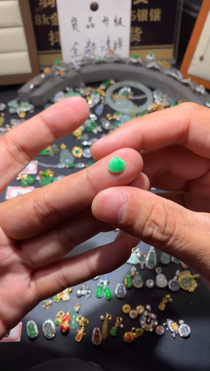 吊坠(不含链)未镶嵌翡翠1