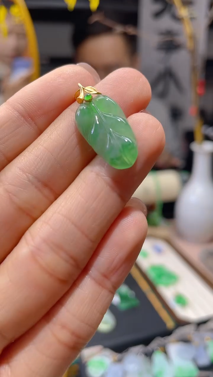 【闪购商品】翡翠颈饰18K金镶嵌假一赔三