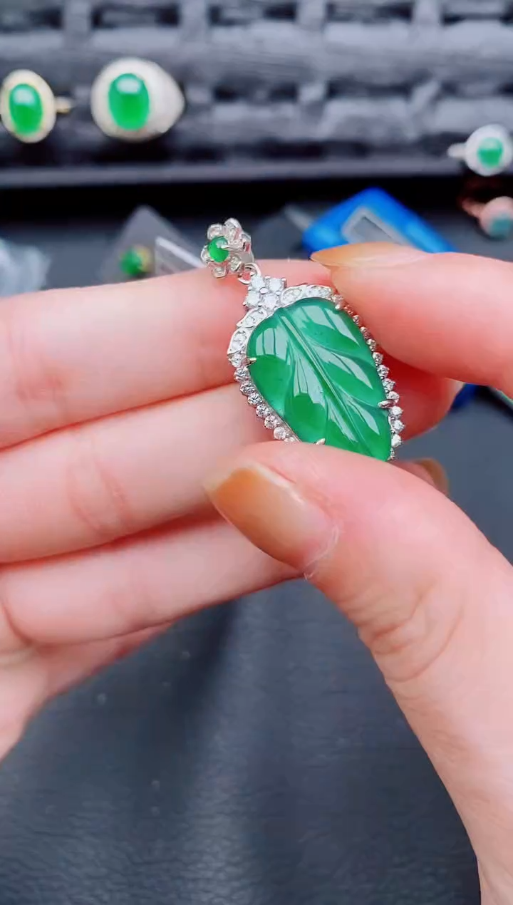 【闪购商品】翡翠颈饰银S925镶嵌天然a货翡翠262