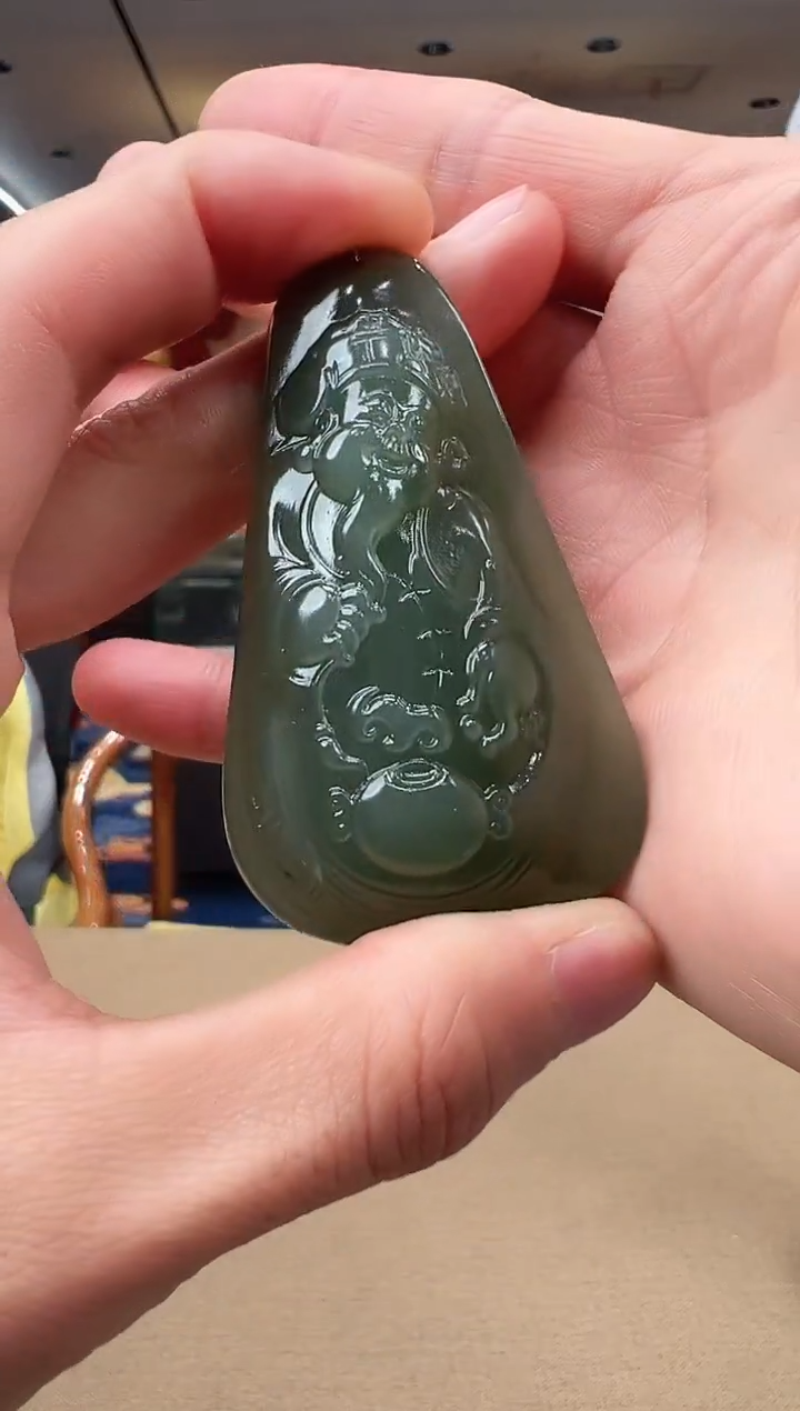 颈饰未镶嵌和田玉吊坠