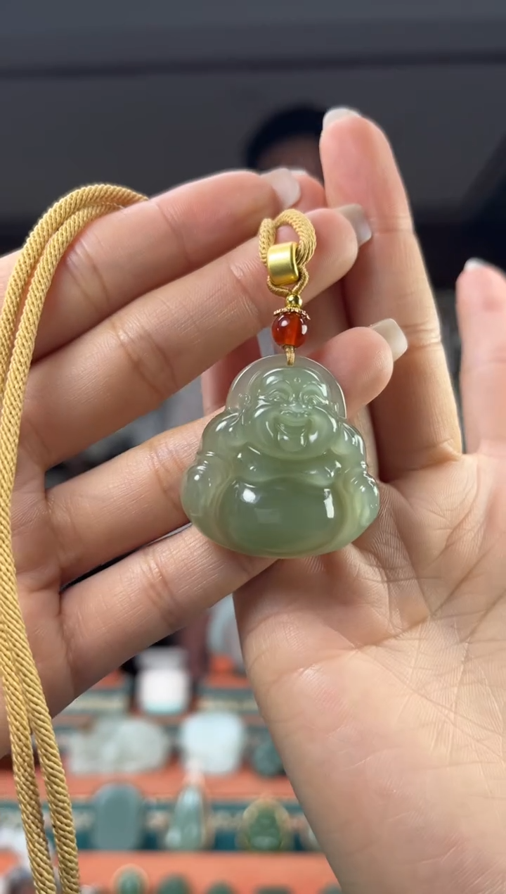 颈饰未镶嵌和田玉佩佩