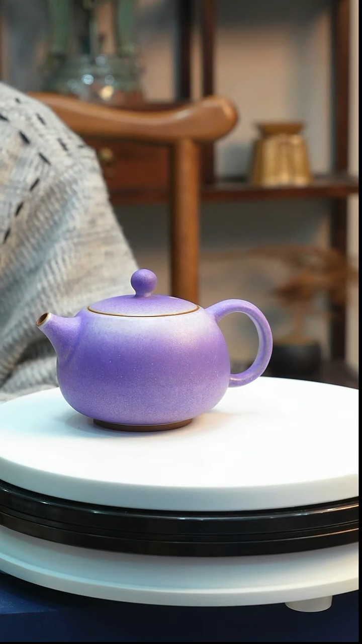 钧瓷香芋紫釉色西施壶  