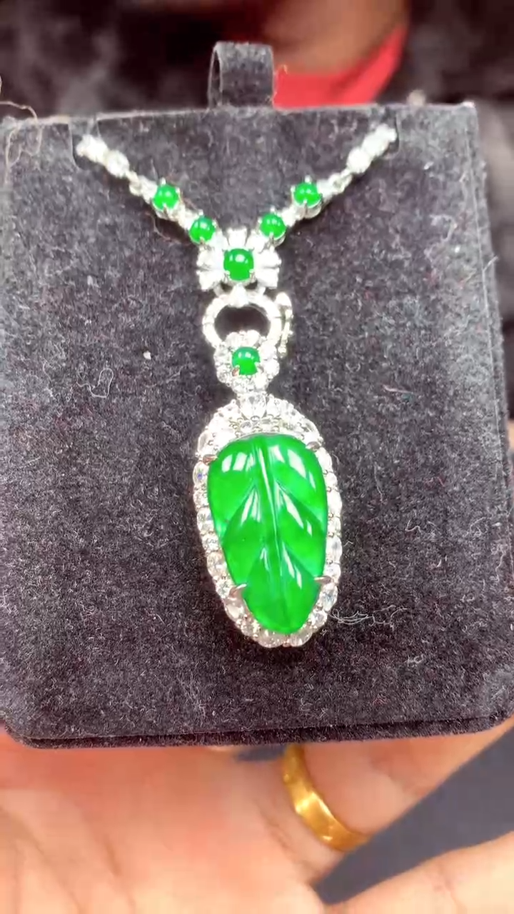 【闪购商品】翡翠颈饰银S925镶嵌W多样性发货拍一发一