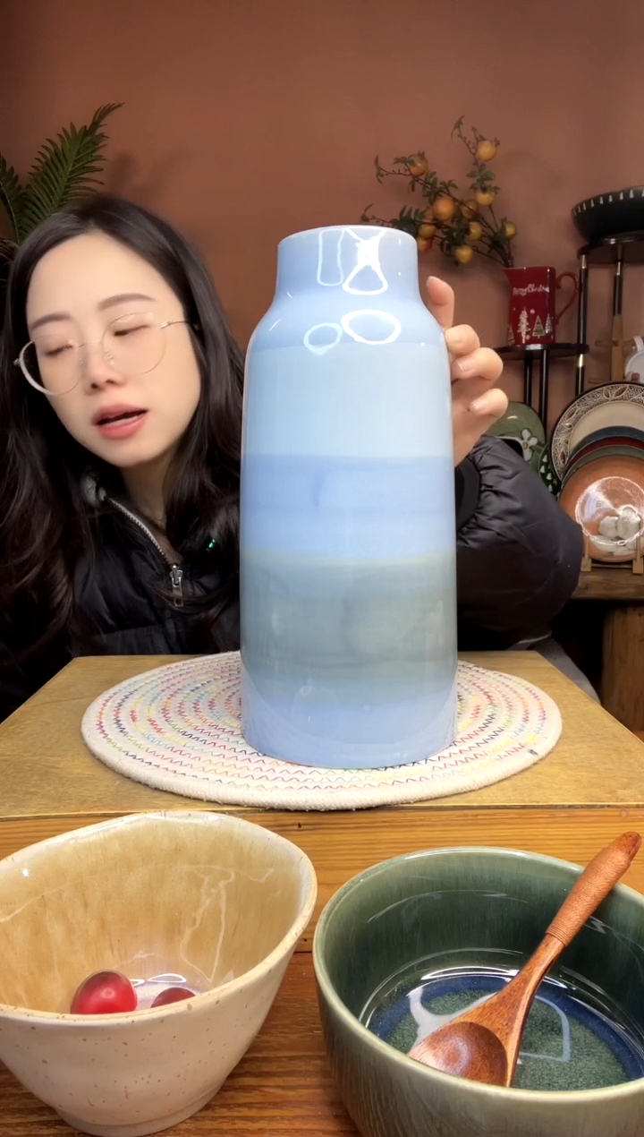 陶瓷28厘米高渐变色花瓶 微瑕疵