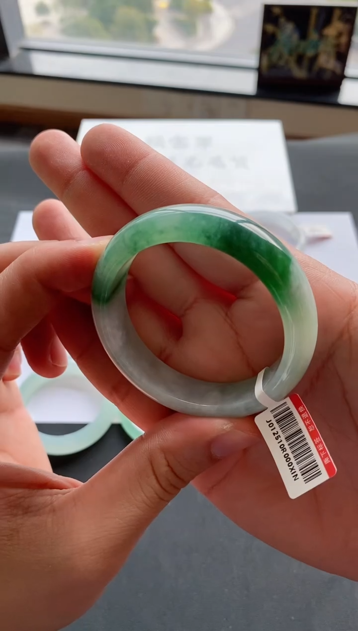 【闪购商品】翡翠手镯未镶嵌10号51.8*13.6*8.3正圈