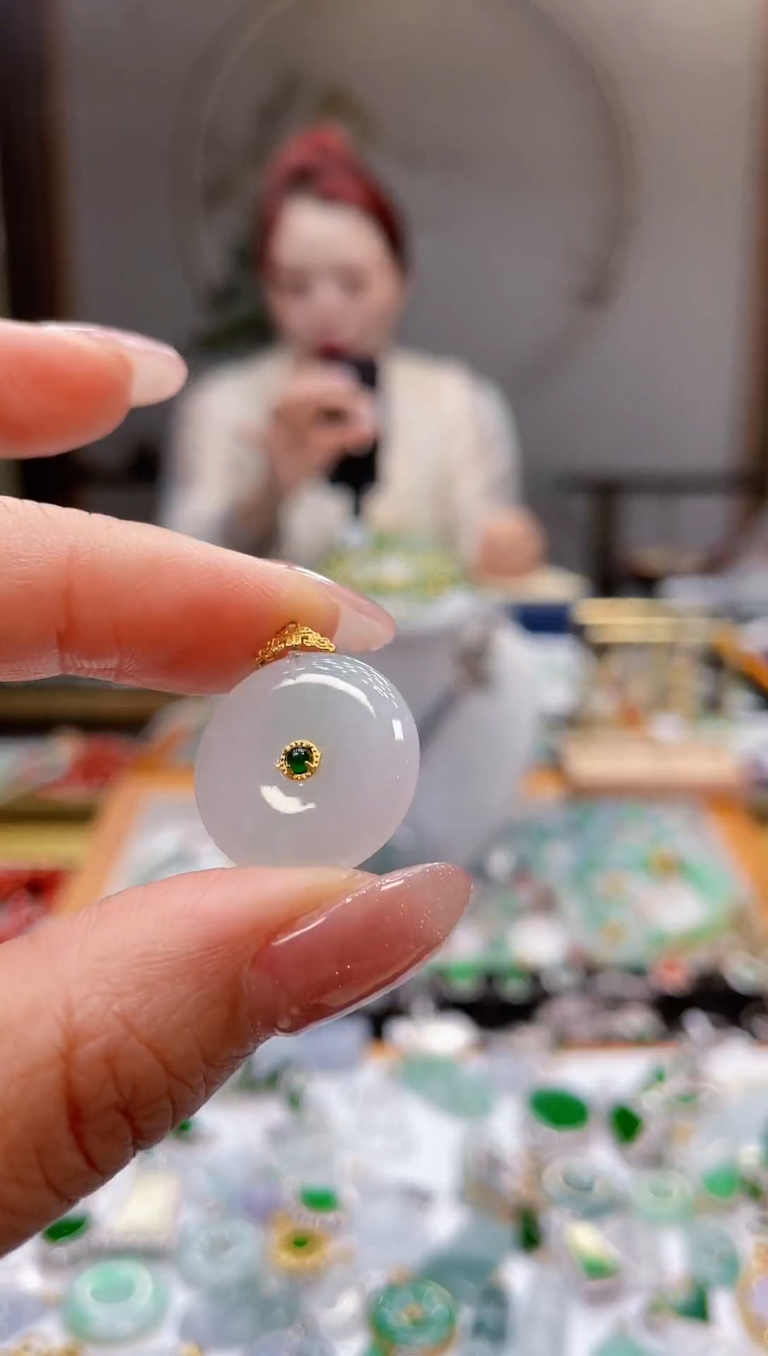 颈饰18K金镶嵌翡翠平安扣