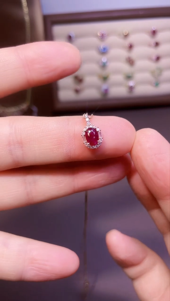 【闪购商品】红宝石吊坠(赠链)银S925镶嵌一条