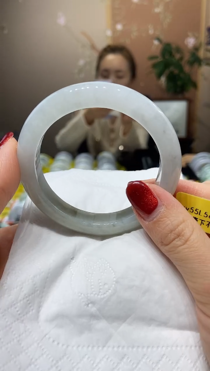 【闪购商品】翡翠手镯未镶嵌5556 圈口