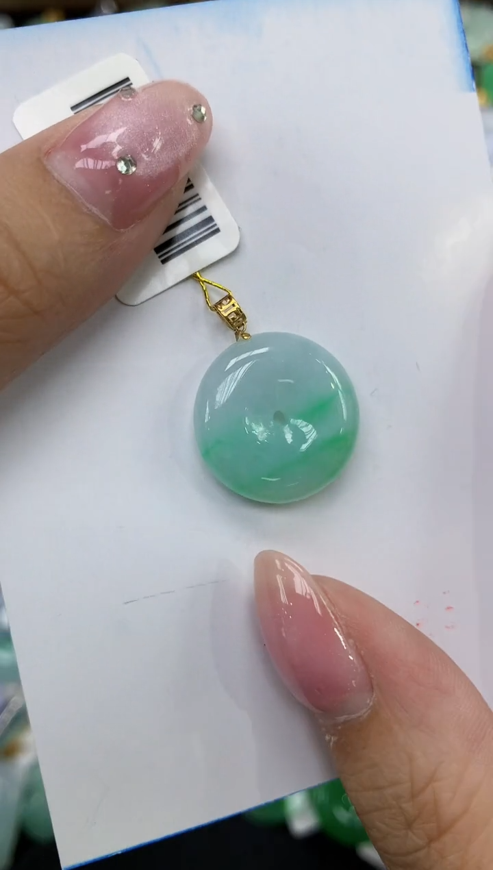 翡翠18K金镶嵌颈饰1111111111