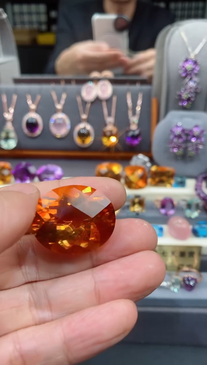 【闪购商品】黄晶裸石未镶嵌黄晶裸石62.6克拉