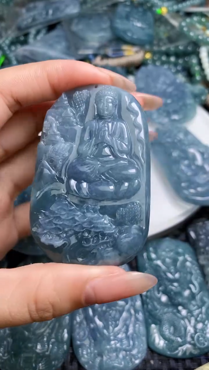 【闪购商品】翡翠颈饰未镶嵌          